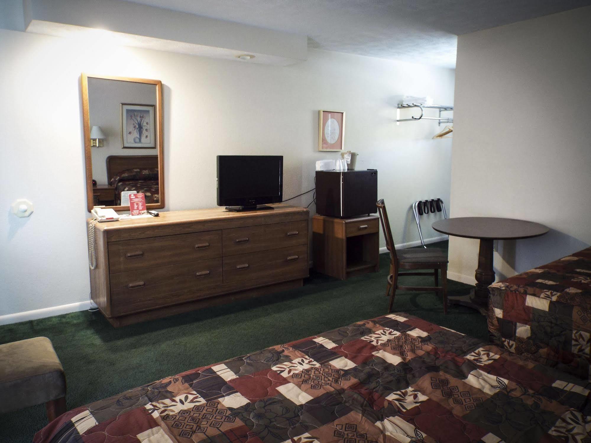 Hiawatha Motel Escanaba Exterior photo
